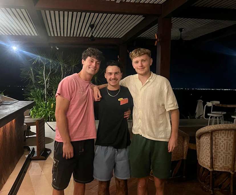 Harry (21), Eddie (22) and Sebastian (21), $500, Non-smoker, No pets, and No children