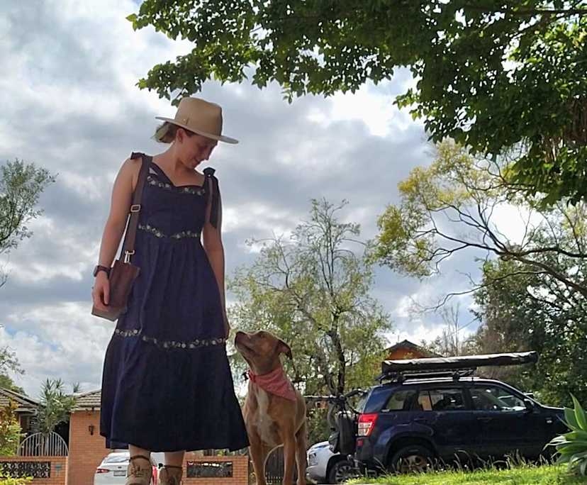 Becca (26), $400, Non-smoker, Have pets, and No children