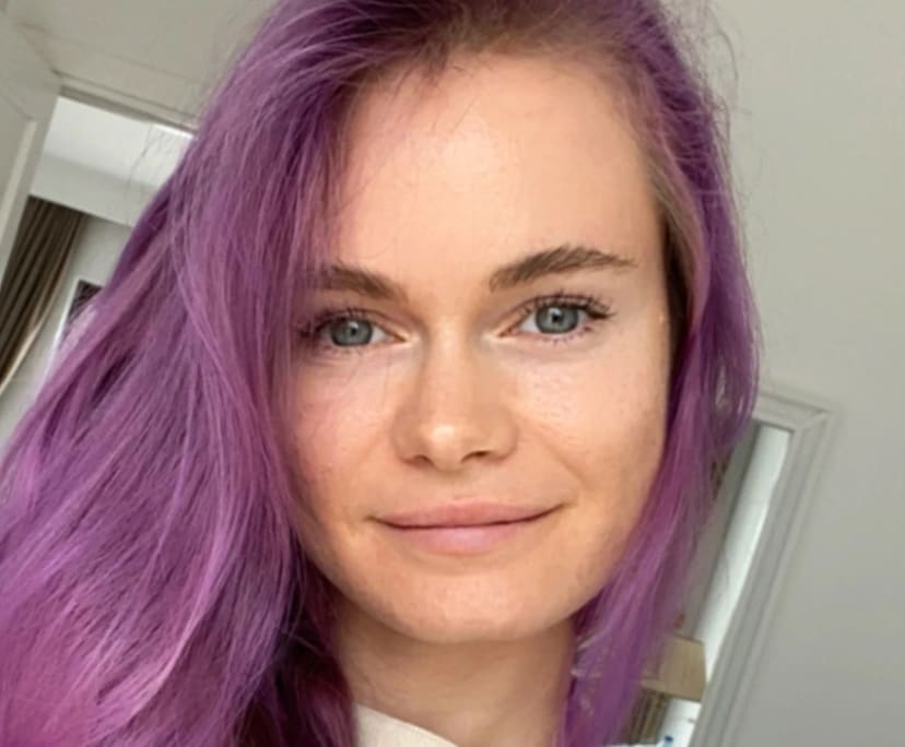 elena-32-looking-in-varsity-lakes-elanora-palm-flatmates-au