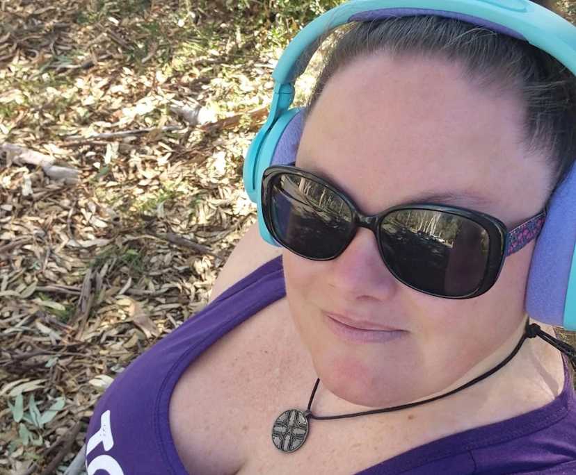 Jahla (35), $400, Non-smoker, Have children, and No pets