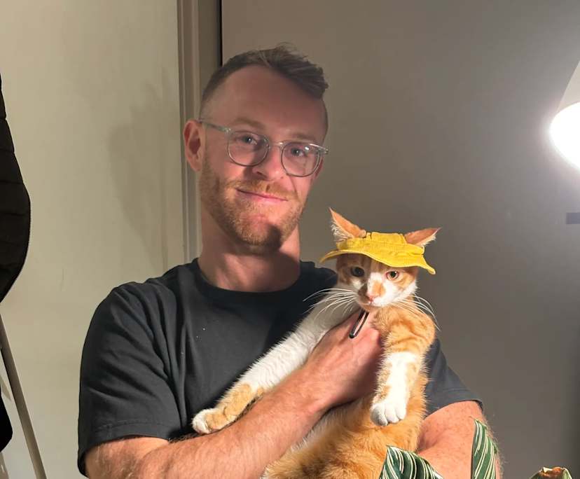 Juan Manuel Miranda (36), $350, LGBTQIA+, Non-smoker, Have pets, and No children