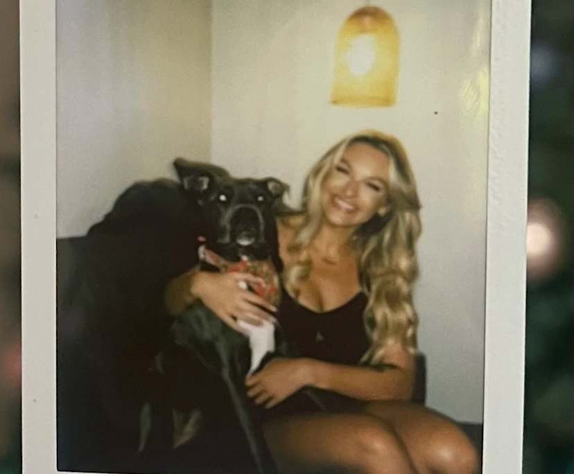 Emma (30), $300, Non-smoker, Have pets, and No children
