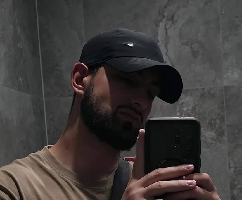 Roman Ekhlass (27), $200, Non-smoker, No pets, and No children