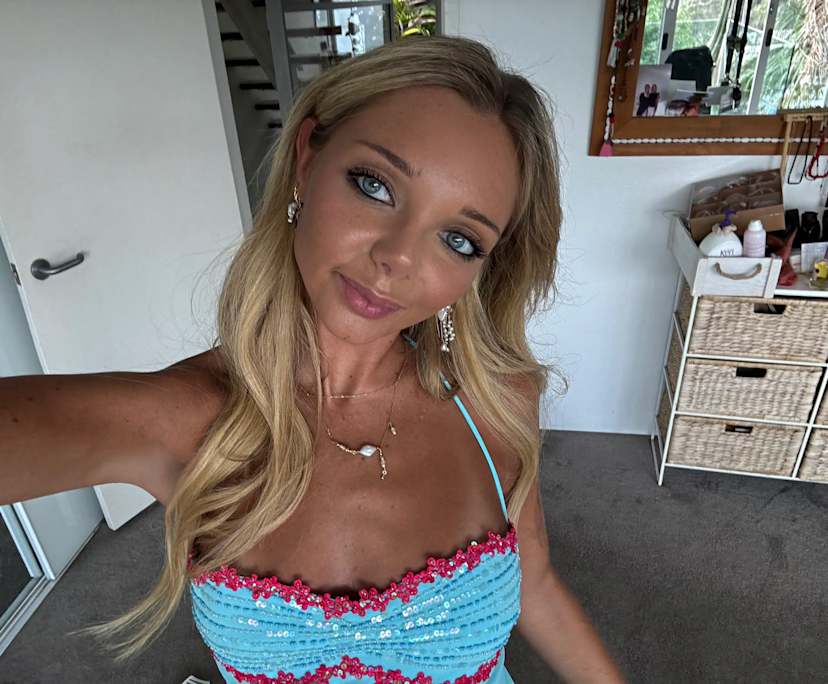 Emma (22), $450, Non-smoker, No pets, and No children