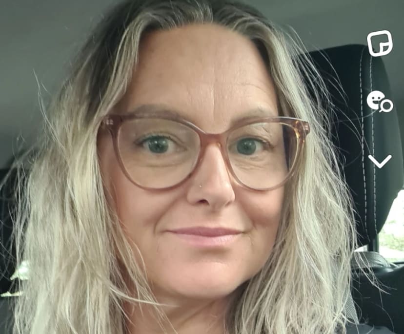 Meegan (53), $350, Have pets, No children, and Non-smoker