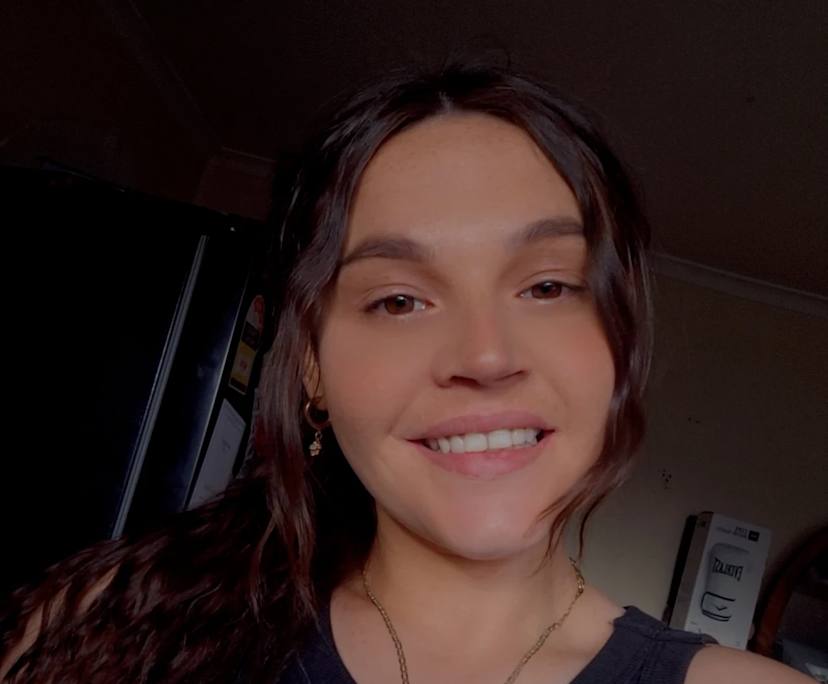 Mary (27), $350, Non-smoker, Have children, and No pets