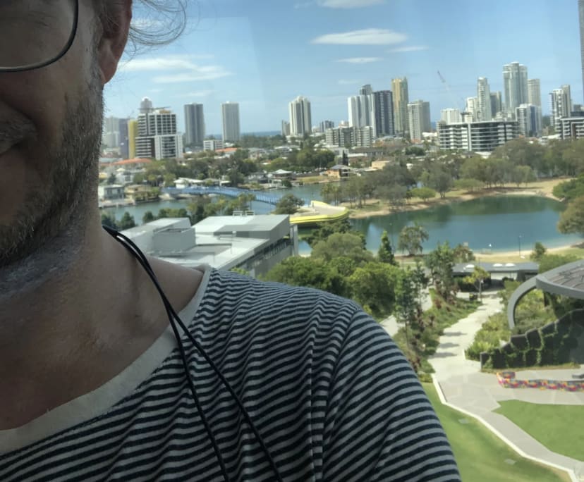 Nick (40), $400, No children, Non-smoker, and No pets