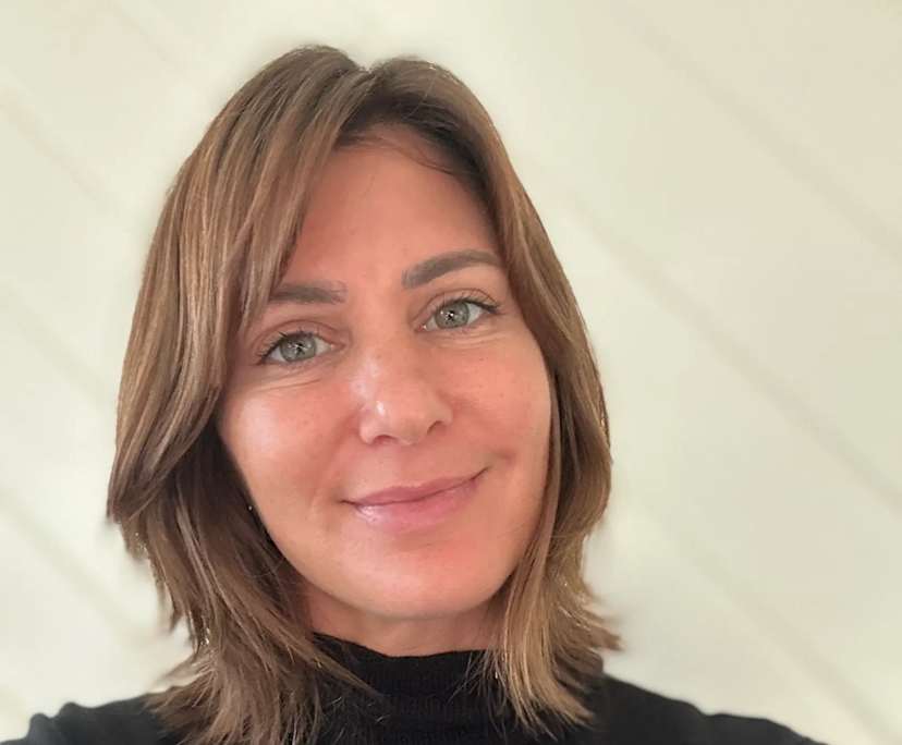 Lena (40), $400, Non-smoker, No pets, and No children