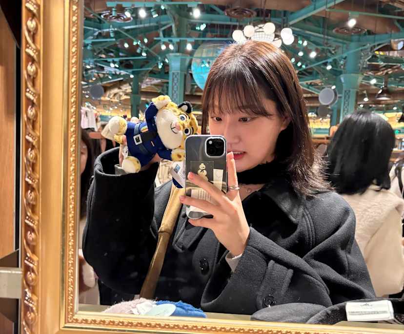 Parkjihyeon (28), $300, 