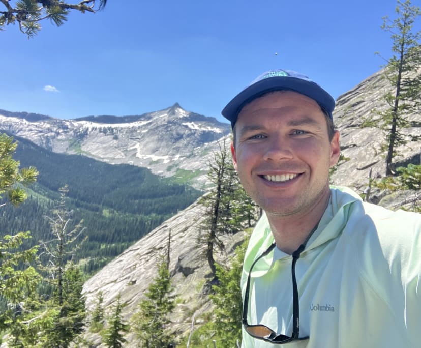 Kevin (32), $350, Non-smoker, No pets, and No children