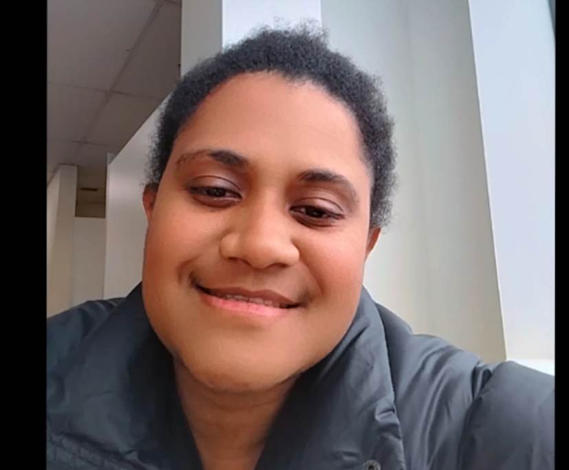 Lydia (25), $100, No children, Non-smoker, and No pets