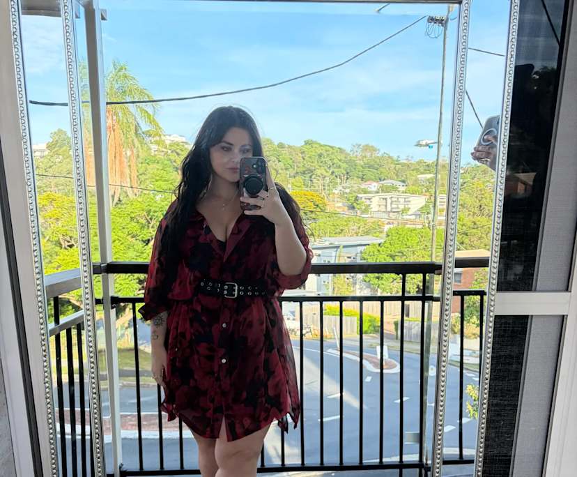Bella (30), $400, Have pets, Non-smoker, and No children