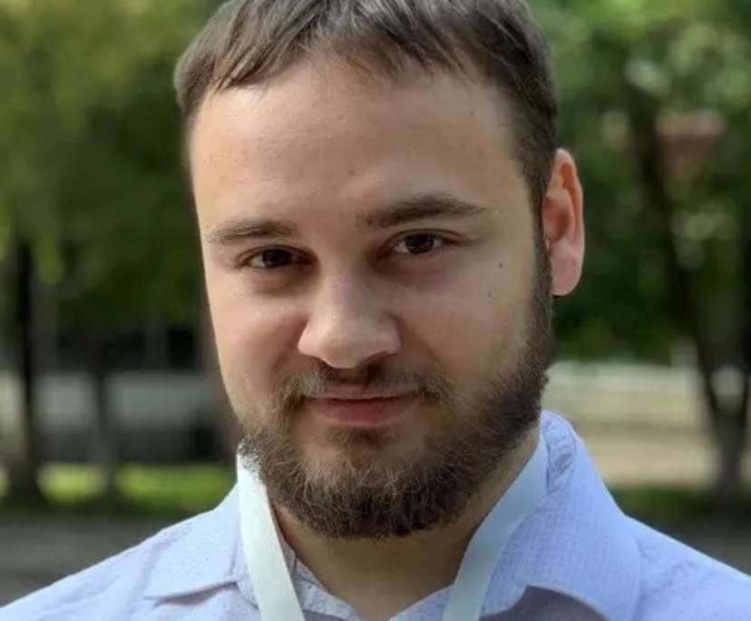 Staņislavs (34), $450, LGBTQIA+, Non-smoker, Have pets, and Have children