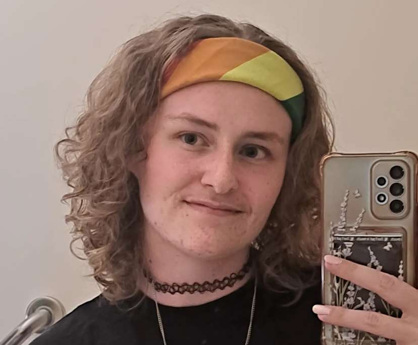 Sam (23), $230, LGBTQIA+, Non-smoker, No pets, and No children