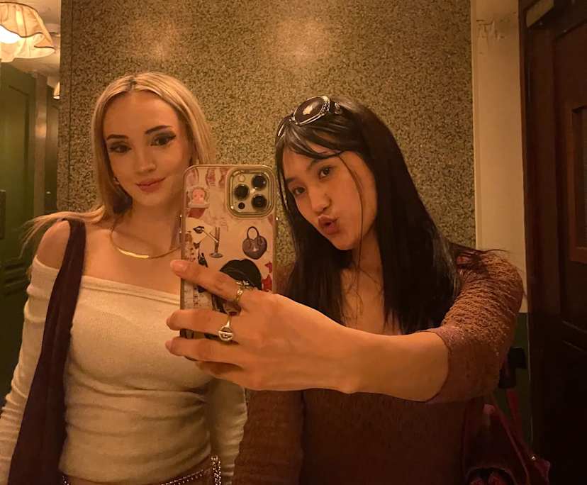 Caitlin (22), $500, Non-smoker, No pets, and No children