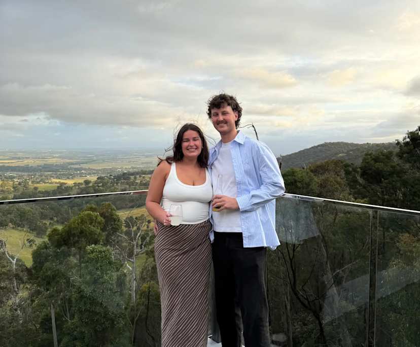 Cameron (25) and Ellie (24), $400, No pets, No children, and Non-smoker