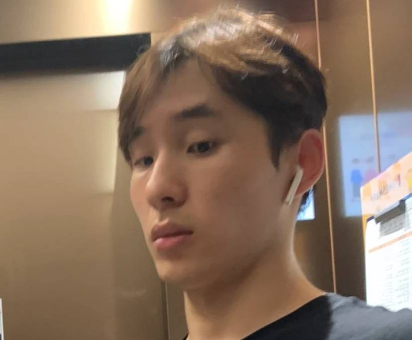Aaron (22), $300, Non-smoker, No pets, and No children