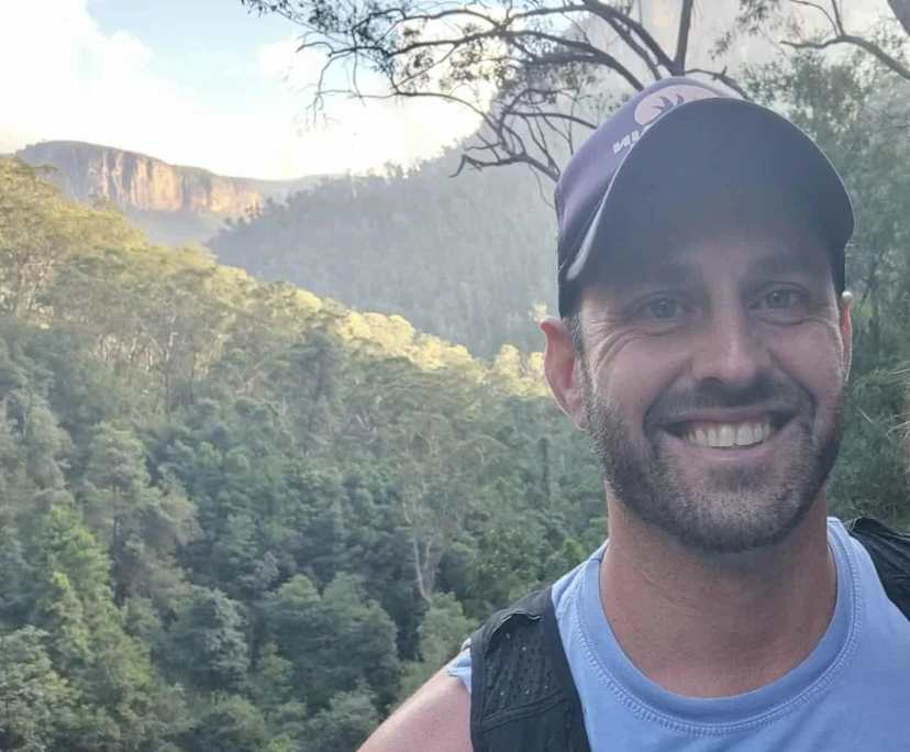 Corey (35), $400, Non-smoker, Have pets, and No children