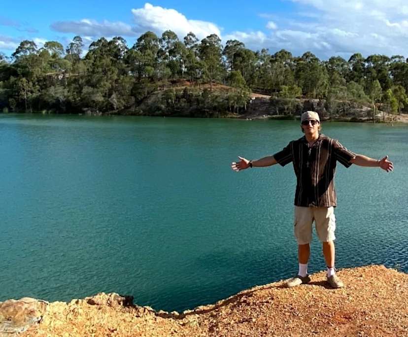 Cole (20), $350, Non-smoker, Have pets, and No children