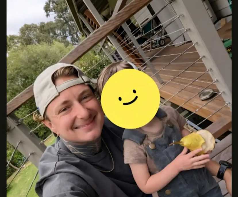 Dexter (32), $400, Non-smoker, Have children, and No pets