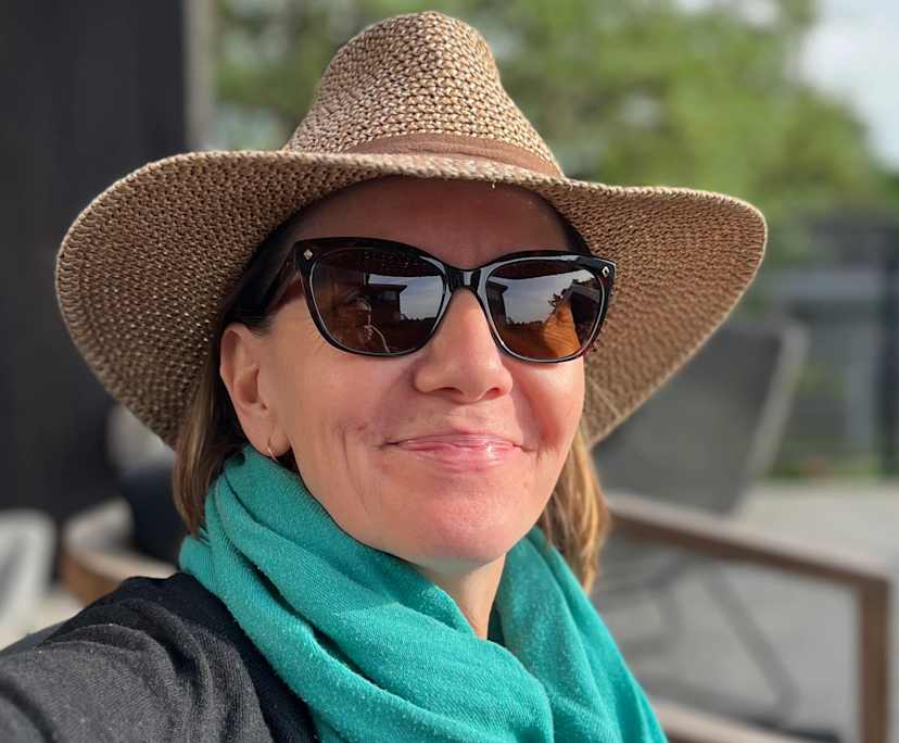 Anne (53), $350, No pets, Non-smoker, and No children