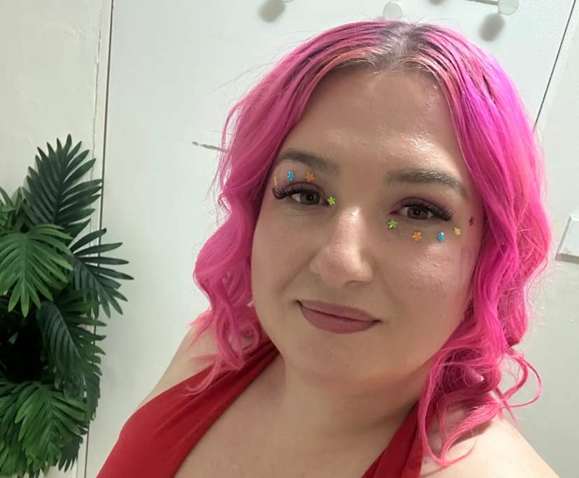 Alex (31), $400, Have pets, LGBTQIA+, Non-smoker, and No children
