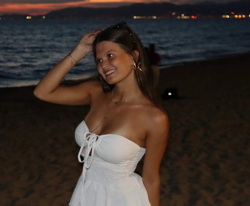 Éloïse (21), $300, 