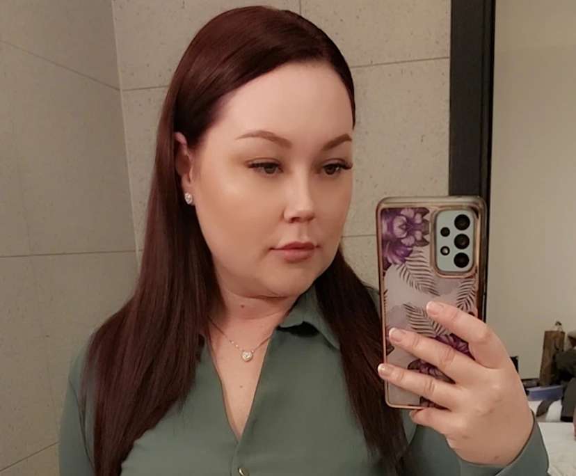 Tia (32), $300, Have pets, No children, and Non-smoker