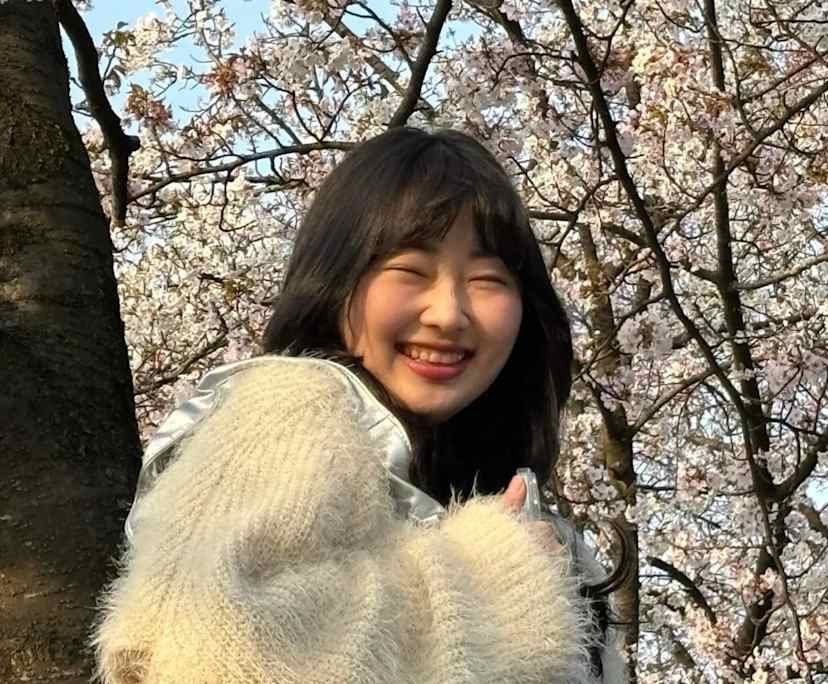 Jeong (26), $260, Have pets, No children, LGBTQIA+, and Non-smoker