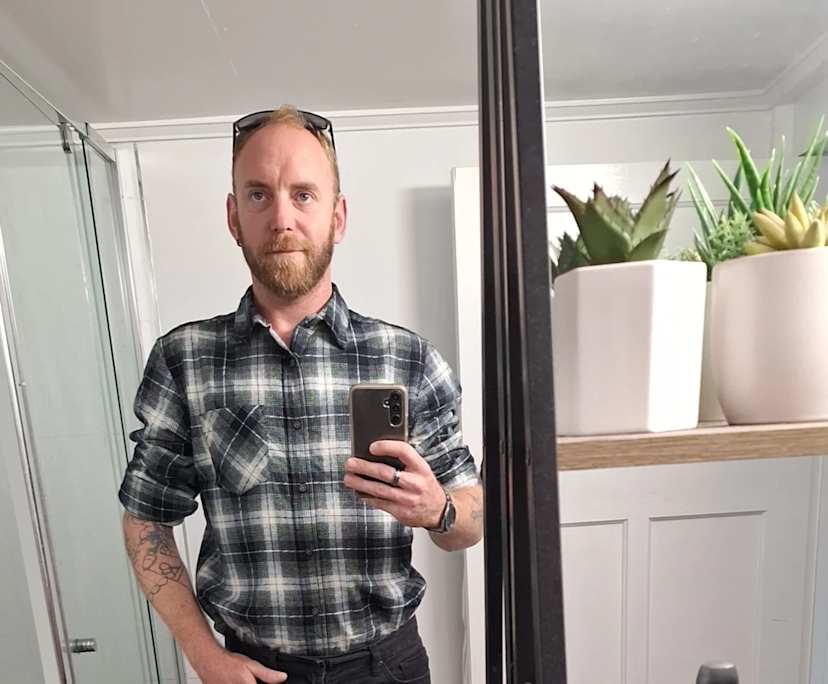 Peter Foxwell (35), $400, Non-smoker, Have children, and No pets