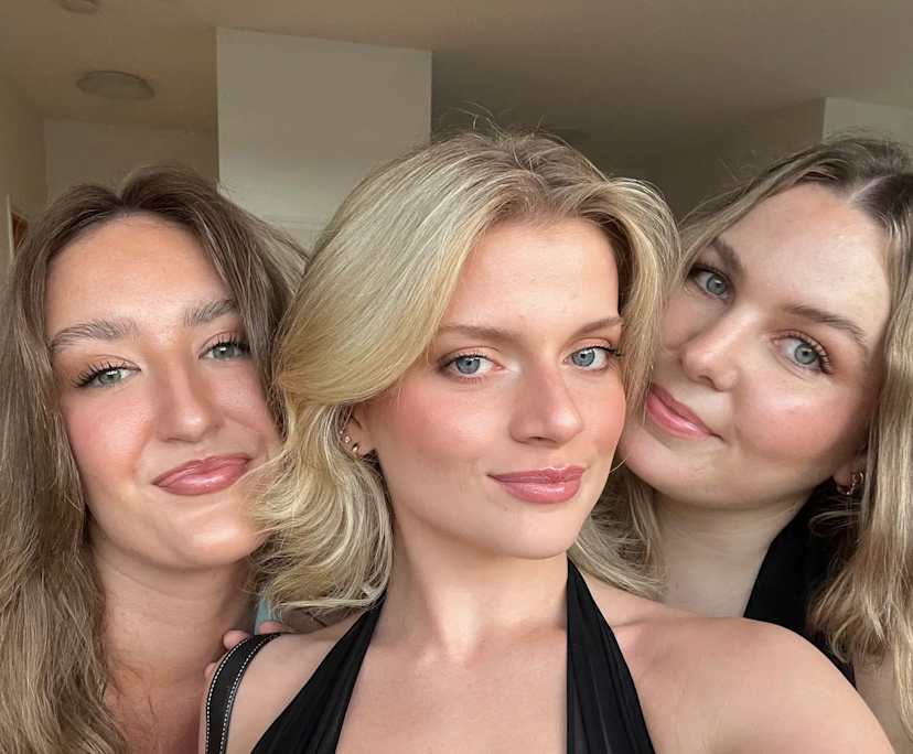 Georgia (24), Elizabeth (24) and Jess (26), $1,400, 