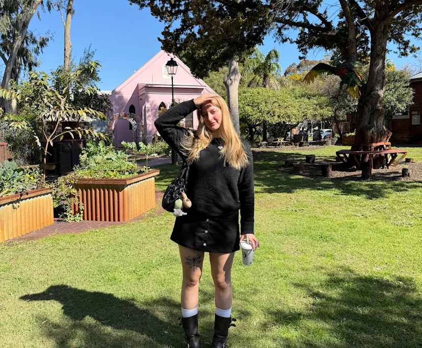 Pheobe (22), $250, Non-smoker, No pets, and No children