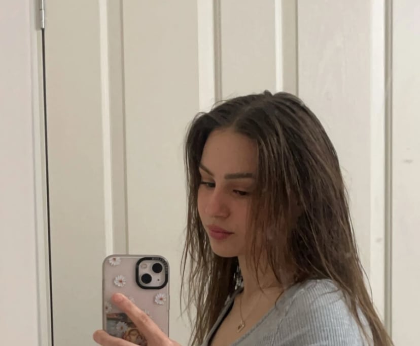 Ameilia (20), $400, Non-smoker, Have pets, and No children