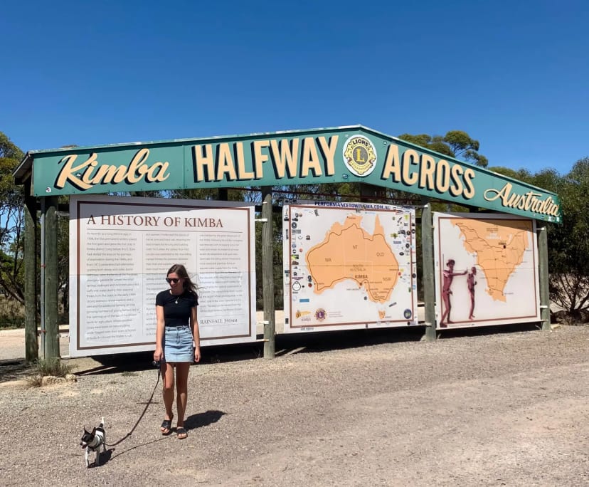 Tatum (31), $350, Non-smoker, Have pets, and No children