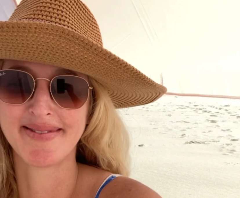 Bree (46), $380, Non-smoker, No pets, and No children