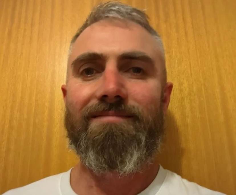 Chris (42), $350, Non-smoker, No pets, and No children