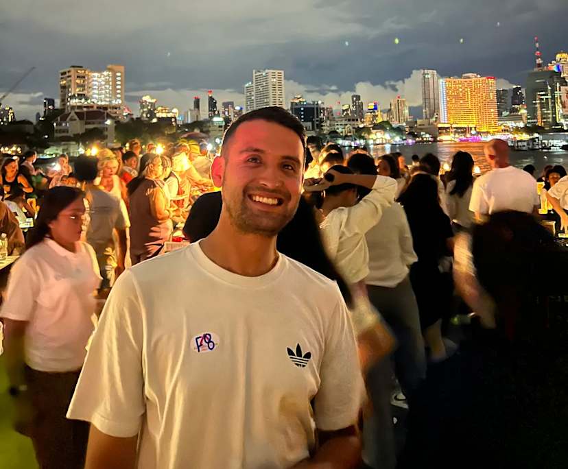 Sebastian (26), $400, 