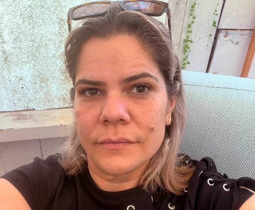 Erin (43), $350, Non-smoker, No pets, and No children