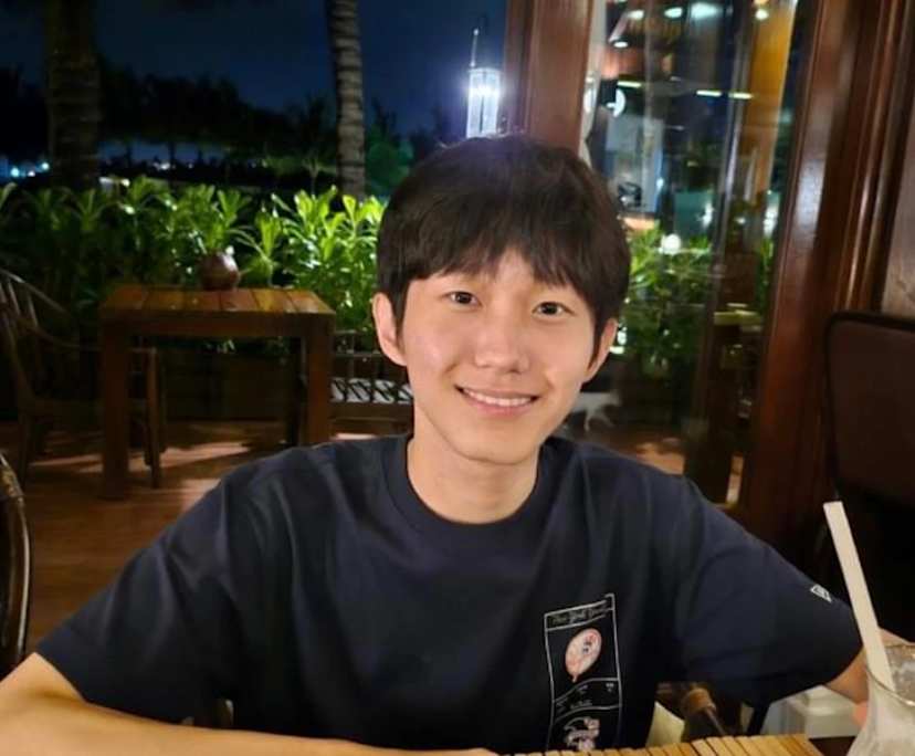 Jun (23), $350, No pets, No children, LGBTQIA+, and Non-smoker