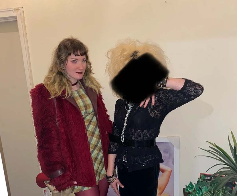 Sophie (23), $280, LGBTQIA+, Non-smoker, No pets, and No children