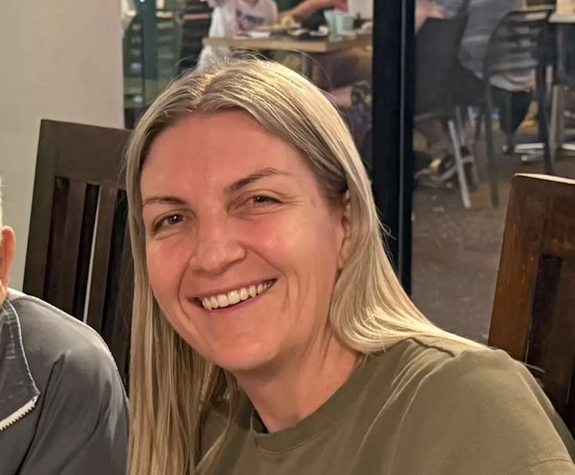 Sandi (41), $350, Non-smoker, No pets, and No children