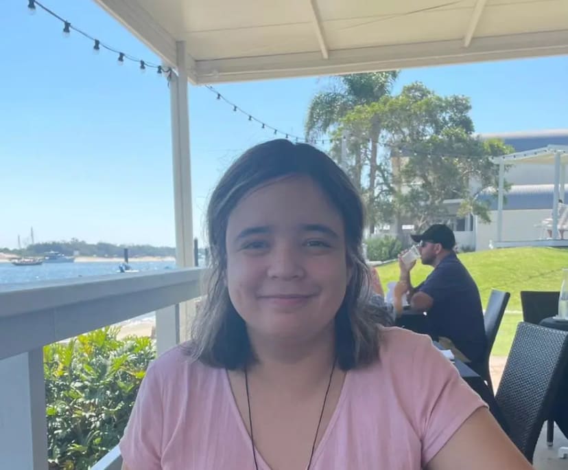 Luciana (24), $270, Non-smoker, No pets, and No children