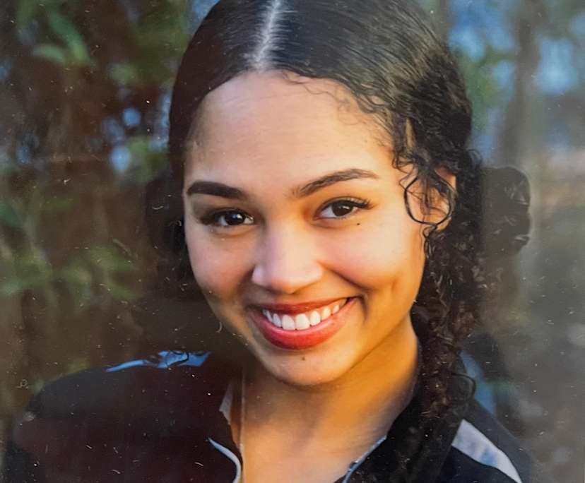 Mya (26), $300, Non-smoker, No pets, and No children