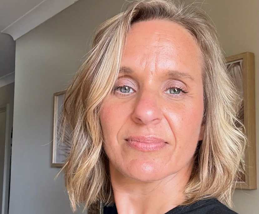 Alicia (48), $300, Non-smoker, No pets, and No children