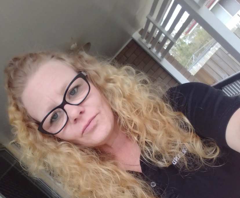 Terri (45), $450, No children, Non-smoker, and No pets
