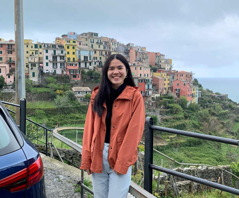 Aurelie (23), $225, Non-smoker, No pets, and No children