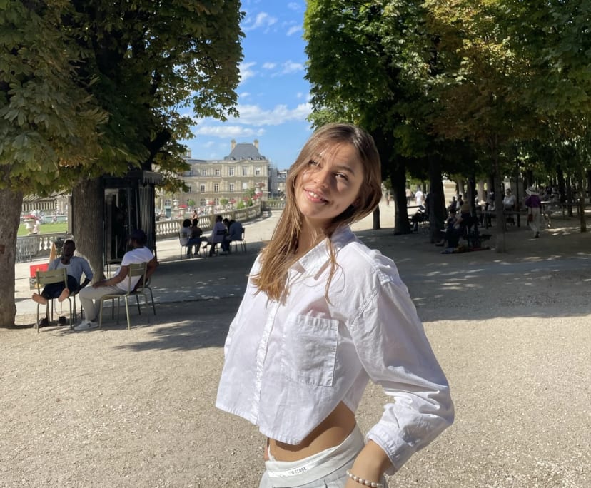 Brianna Martin (23), $450, Non-smoker, No pets, and No children