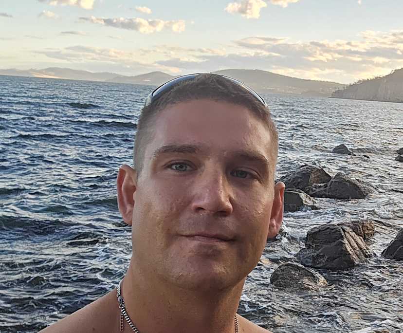 Jeremy (29), $320, LGBTQIA+, Smoker, No pets, and No children