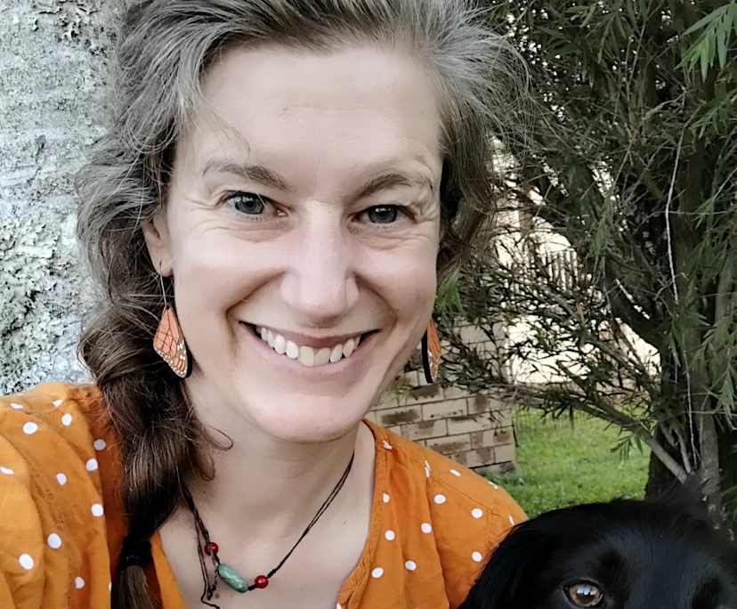 Rachel (43), $550, Non-smoker, Have pets, and No children