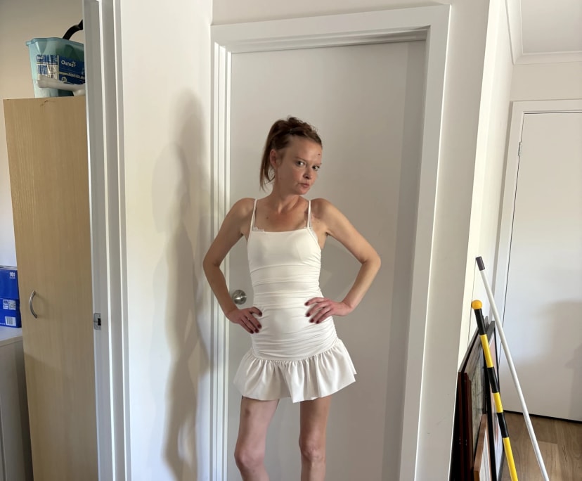 Renae (44), $550, Non-smoker, No pets, and No children